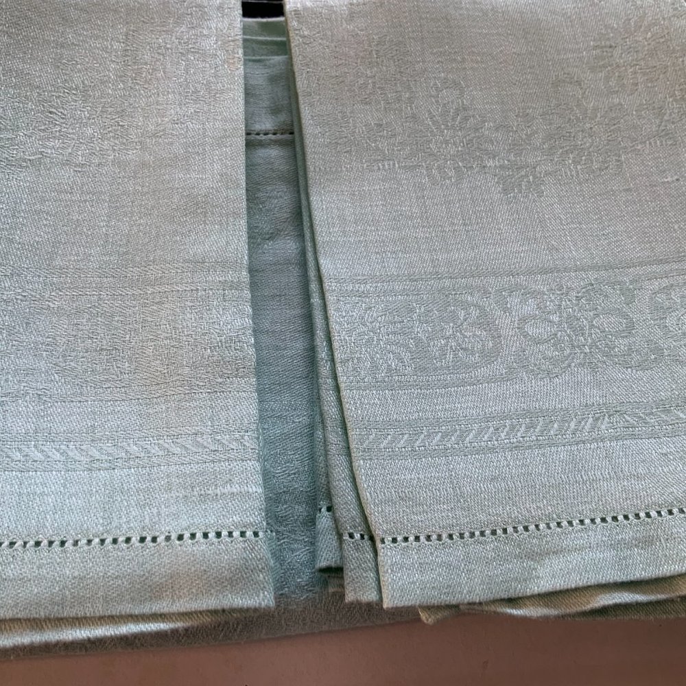 Vintage Irish Linen Green Tablecloth & 4 Napkins Chrysanthemum Design - Picture 3 of 6